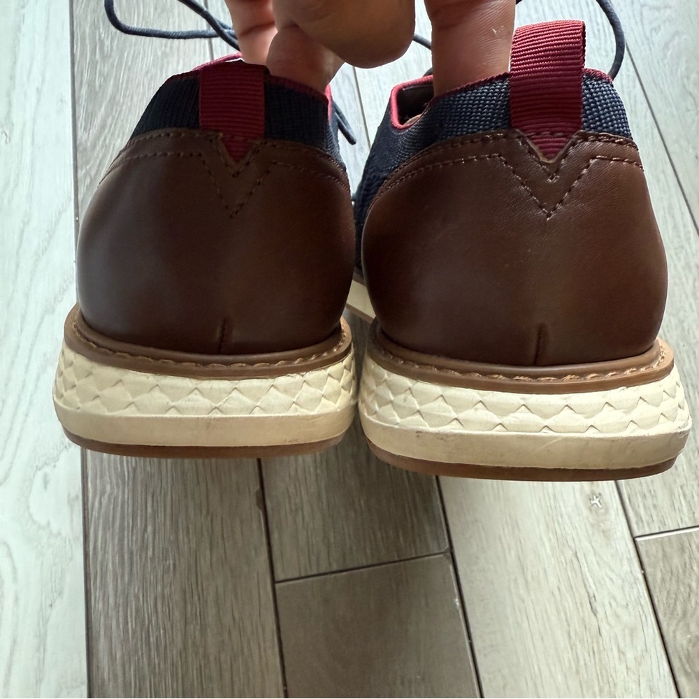 Vince Camuto Navy and Brown Oxfords - Picture 5 of 8